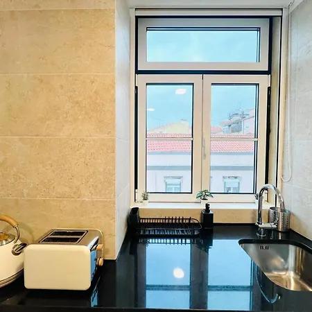 Pink House Ii Beautiful 2 Bedroom Flat In City Center Lisbon