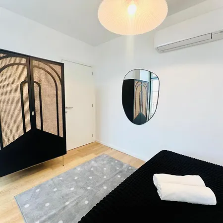 Apartment Pink House Ii Beautiful 2 Bedroom Flat In City Center Lisbon