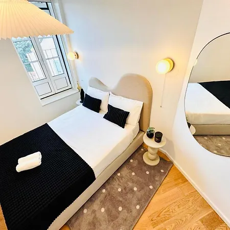 Pink House Ii Beautiful 2 Bedroom Flat In City Center Lisboa