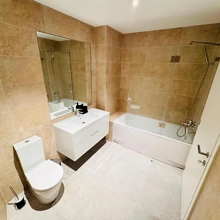 Pink House Ii Beautiful 2 Bedroom Flat In City Center * Lisbon