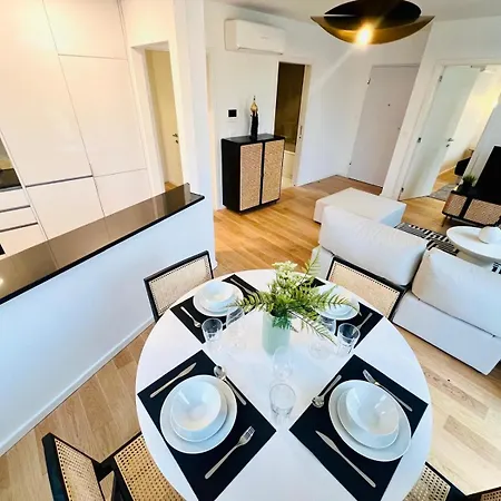 Pink House Ii Beautiful 2 Bedroom Flat In City Center Apartment