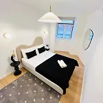 Pink House Ii Beautiful 2 Bedroom Flat In City Center Lägenhet *