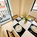 Pink House Ii Beautiful 2 Bedroom Flat In City Center