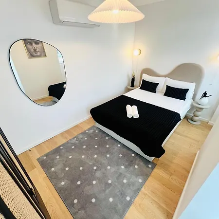Lejlighed Pink House Ii Beautiful 2 Bedroom Flat In City Center